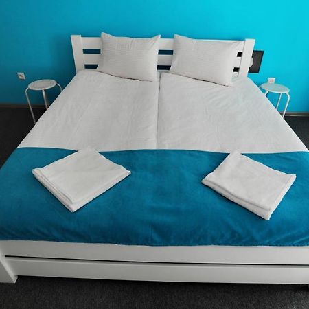 Family Hostel Lviv Bagian luar foto