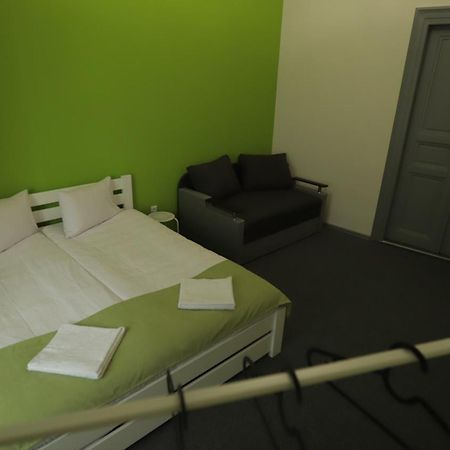 Family Hostel Lviv Bagian luar foto