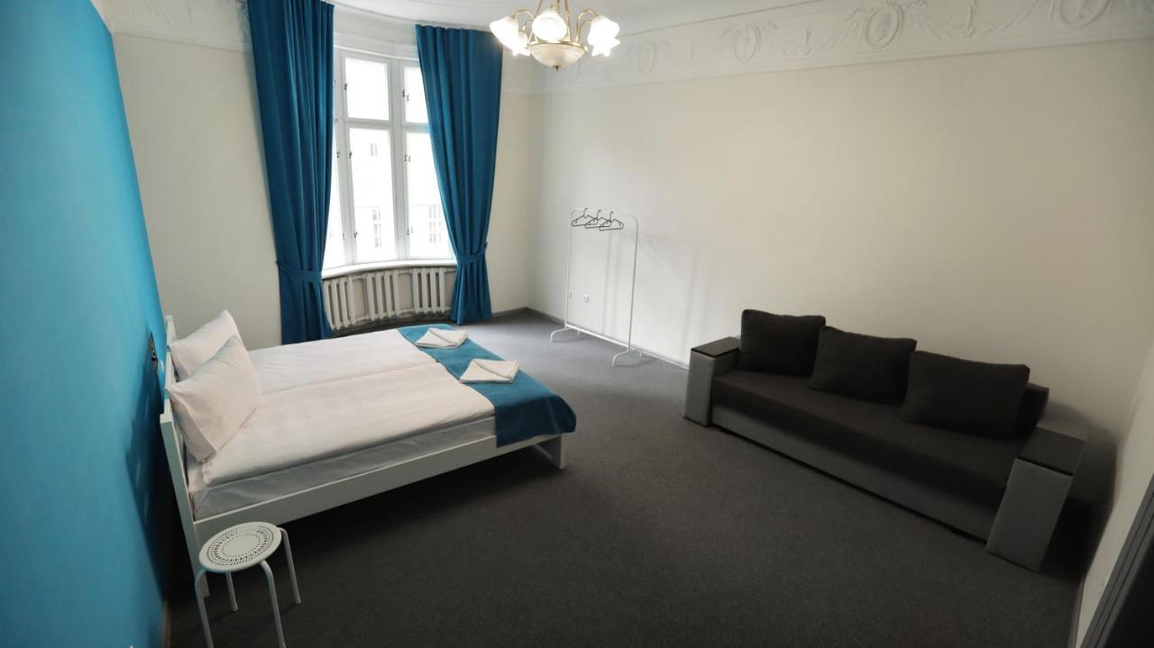 Family Hostel Lviv Bagian luar foto