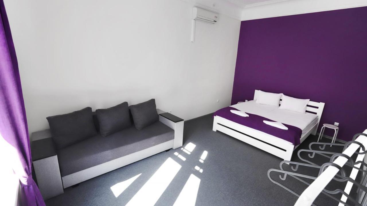 Family Hostel Lviv Bagian luar foto